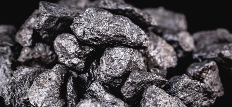 rare-rocks-beneath-australia-reveal-the-origins-of-a-critical-metal