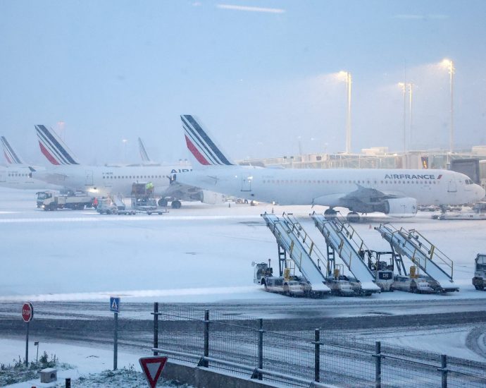 air-france,-klm-pause-flights-to-middle-east,-including-dubai,-israel