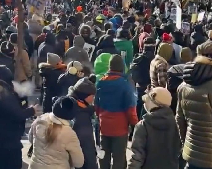 thousands-protest-ice-in-minnesota
