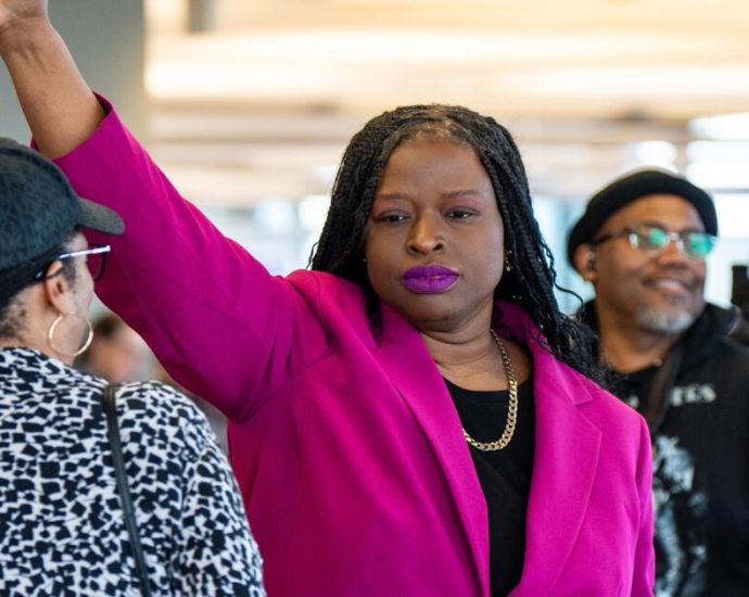 chabria:-this-is-not-normal:-why-a-fake-arrest-photo-from-the-white-house-matters