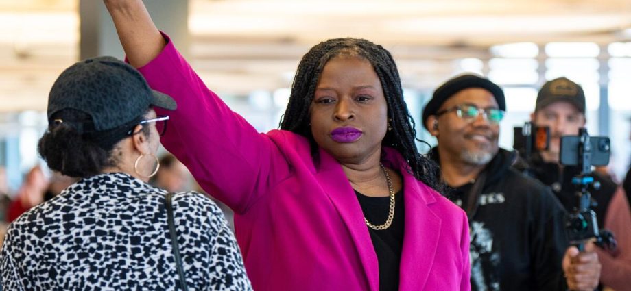 chabria:-this-is-not-normal:-why-a-fake-arrest-photo-from-the-white-house-matters