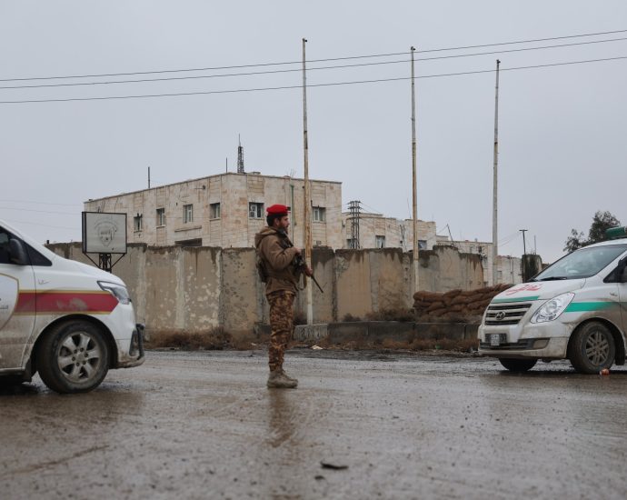 as-ceasefire-deadline-looms,-pressure-on-sdf-to-integrate-with-syrian-army