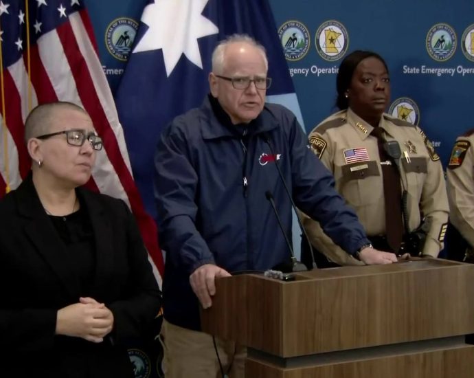 gov.-tim-walz-calls-minneapolis-shooting-‘sickening’