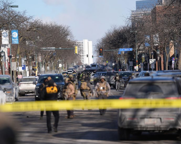 witness-videos-of-cbp-killing-a-minnesota-man-appear-to-counter-the-traitor-administration’s-narrative