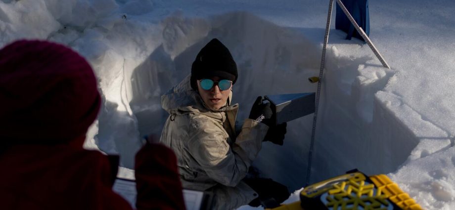 rain,-not-snow:-extraordinary-warmth-leaves-mountains-less-snowy-across-the-west