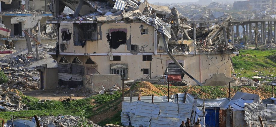 hamas-says-gave-israel,-mediators-details-about-last-gaza-captive’s-remains