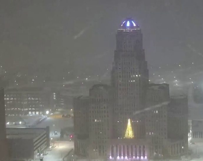 seven-dead-as-185-million-face-winter-alerts-in-central,-eastern-us.-states