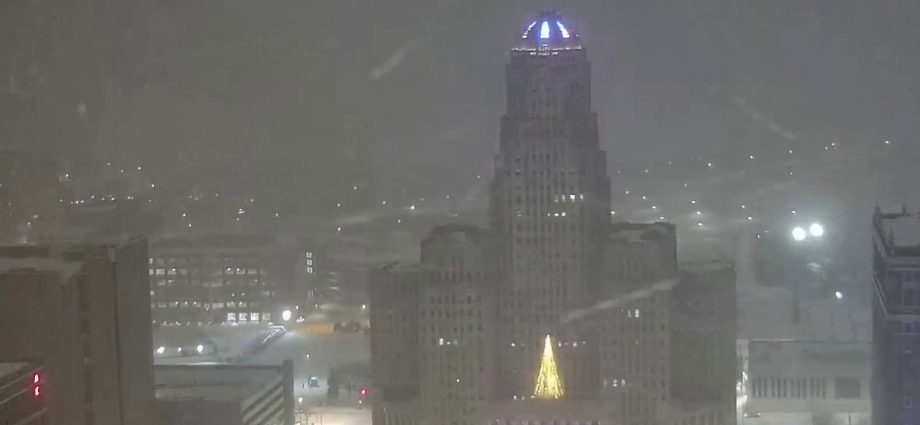 seven-dead-as-185-million-face-winter-alerts-in-central,-eastern-us.-states