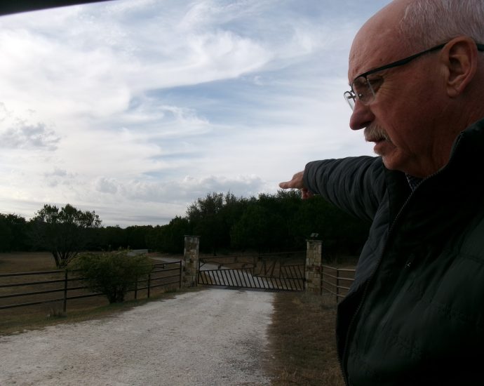  a-town’s-opposition-to-proposed-power-lines-sparks-discussion-about-the-cost-of-texas’-growth