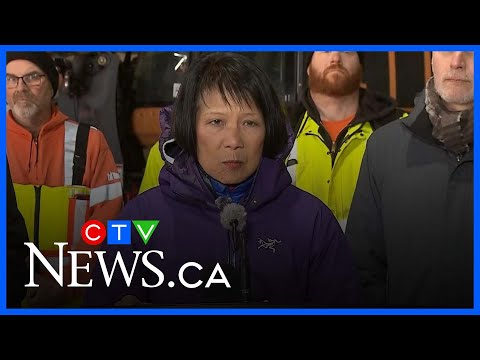 toronto-mayor-chow-says-city-is-continuing-to-remove-snow,-prioritizing-hospitals-and-transit-stops