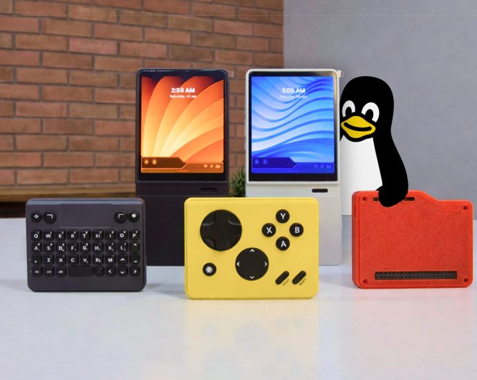 mecha-comet-–-modular-linux-handheld-with-snap-on-modules