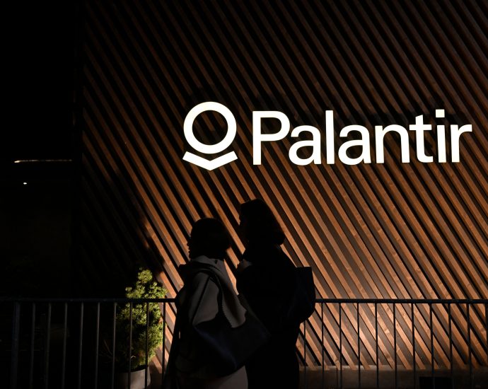 palantir-defends-work-with-ice-to-staff-following-killing-of-alex-pretti