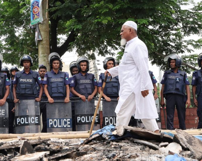 ‘frightening-situation’:-bangladesh-elections-haunted-by-political-violence
