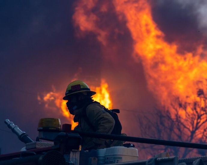 lockheed-martin,-pg&e,-salesforce-and-wells-fargo-team-up-to-help-battle-wildfires
