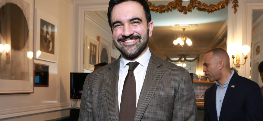 snowed-in?-nyc-mayor-zohran-mamdani-recommends-reading-‘heated-rivalry’