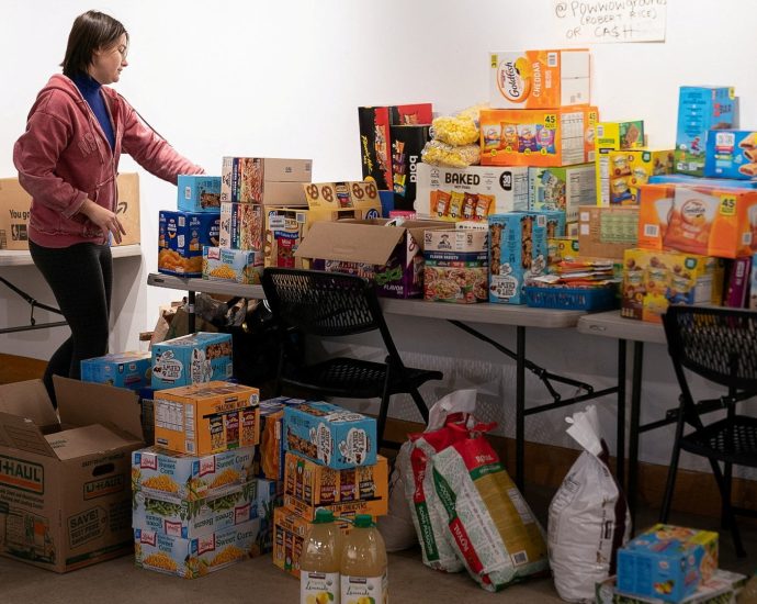 americans-volunteering-more-blood,-sweat-and-time-but-not-money:-poll