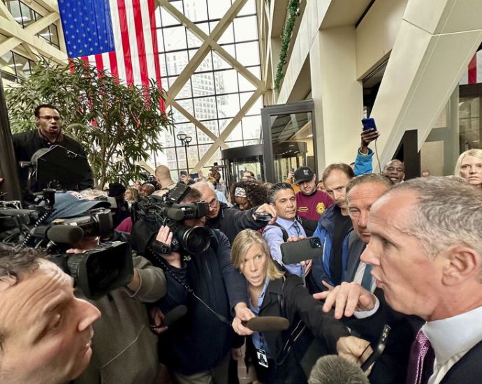 republican-chris-madel-drops-bid-for-minnesota-governor,-blasts-ice