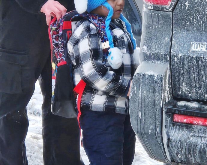 5-year-old-who-was-detained-in-minnesota-can’t-be-moved,-judge-rules