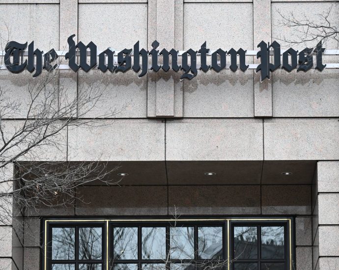 ‘save-the-post’:-staff-plead-with-bezos-to-protect-the-washington-post-from-cuts