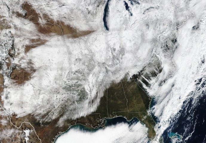 snow-buries-the-us.-interior and-east