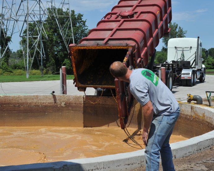 are-incentives-for-fuel-made-from-livestock-manure-leaving-small-farmers-behind?