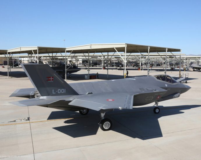 ukraine-wrecked-russian-bombers-with-$2,000-drones.-us-f-35s-have-the-same-blind-spot