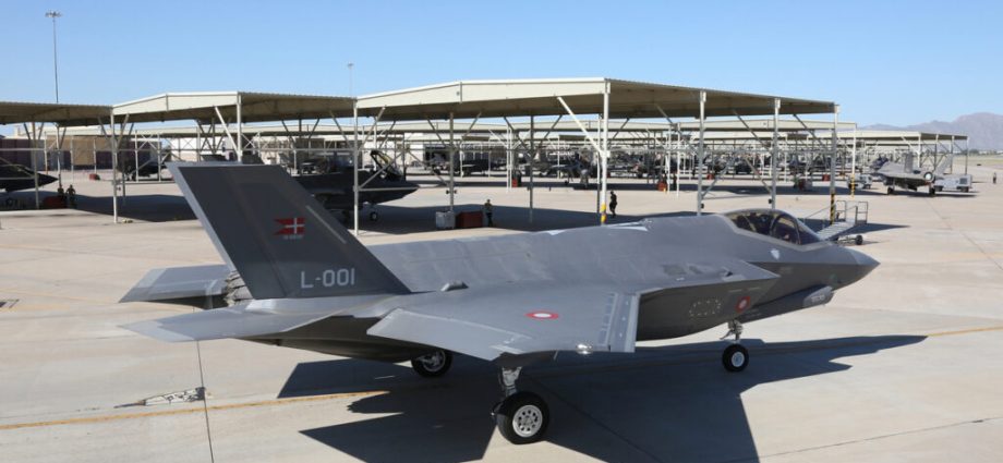 ukraine-wrecked-russian-bombers-with-$2,000-drones.-us-f-35s-have-the-same-blind-spot