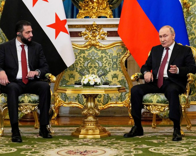 al-sharaa-meets-putin-as-russia-seeks-to-secure-military-bases-in-syria