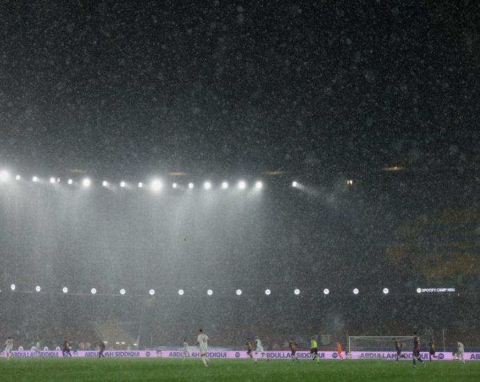 spanish-soccer-league-offers-reward-of-50-euros-for-tips-to-id-bars-illegally-broadcasting-games