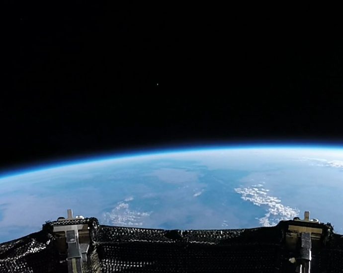 nasa’s-adept-umbrella-like-aerobrake