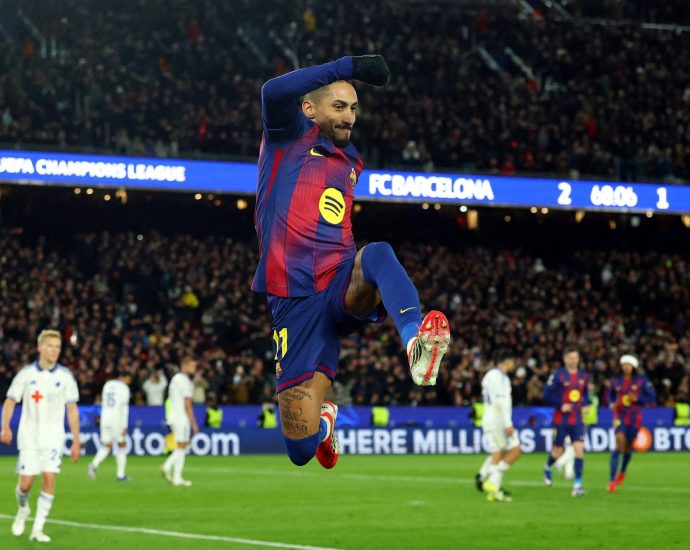 barcelona-claim-champions-league-last-16-spot,-but-its-the-playoffs-for-psg