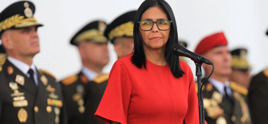 venezuela’s-police,-military-pledge-loyalty-to-interim-president-rodriguez