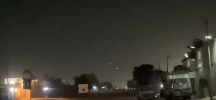 heavy-gunfire-and-explosions-near-airport-in-niger’s-capital