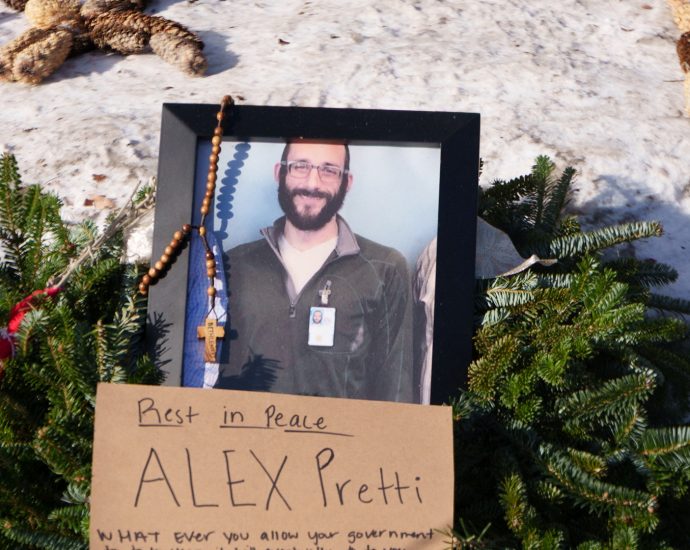 video:-us-agents-placed-on-leave-over-pretti-shooting-as-vigil-held