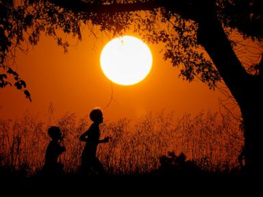 us-life-expectancy-hit-an-all-time-high-in-2024,-cdc-says