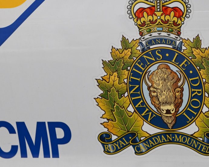 international-extortion-gangs-have-canadians-calling-for-national-emergency