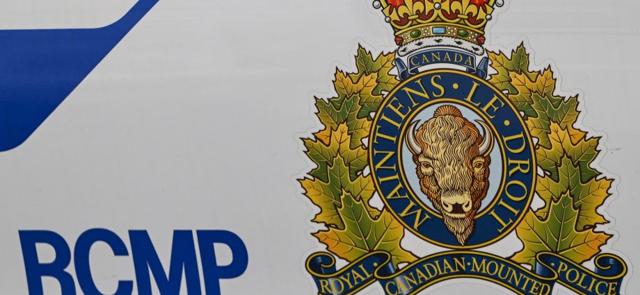 international-extortion-gangs-have-canadians-calling-for-national-emergency