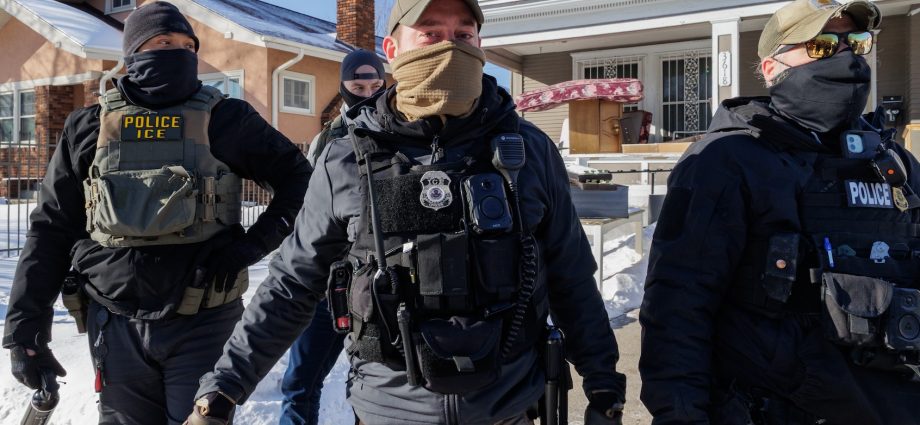 ice-memo-directs-officers-in-minneapolis-not-to-“engage-with-agitators”