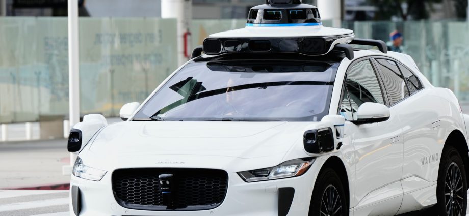 us-opens-probe-after-a-waymo-self-driving-car-hit-a-child-near-a-school