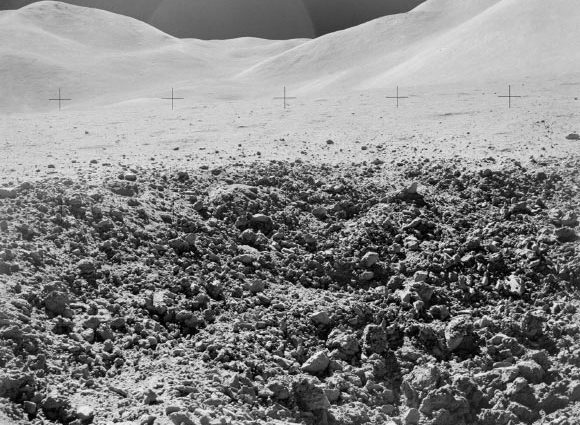 New Lunar Regolith Analysis Challenges Meteorite-Water Theory