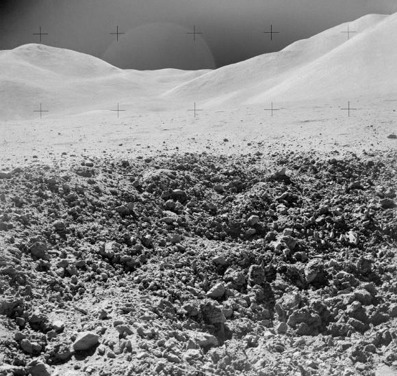 New Lunar Regolith Analysis Challenges Meteorite-Water Theory