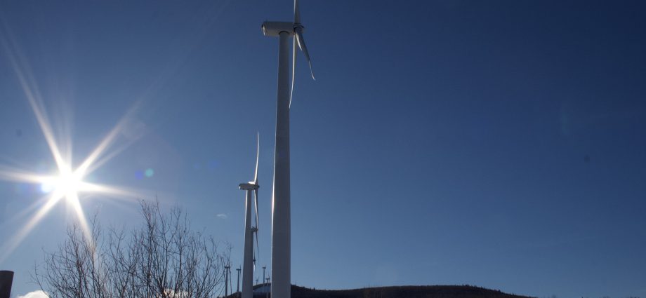 maine-again-looks-north-for-onshore-wind,-but-full-grid-integration-will-have-to-wait