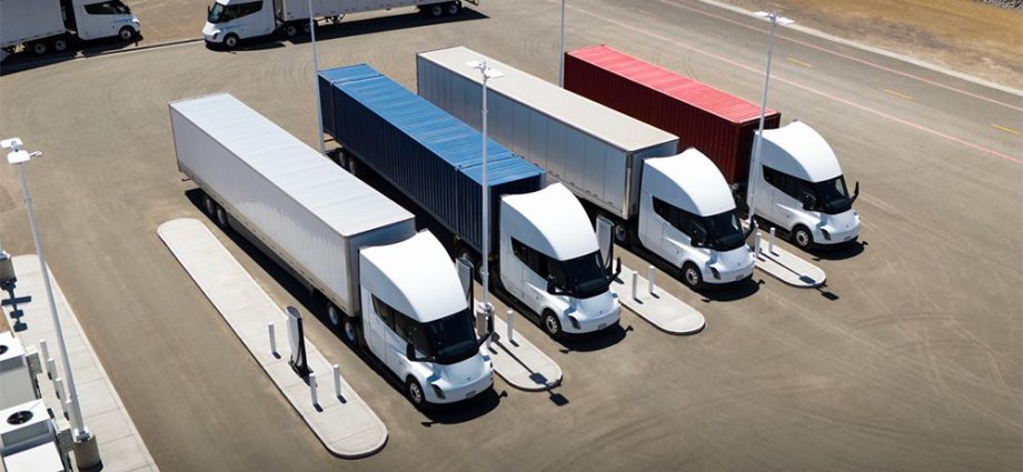 pilot-travel-centers-to-deploy-heavy-duty-ev-charging-stations-for-tesla-semis