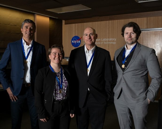 nasa-honor-awards-for-cold-atom-lab-team-members
