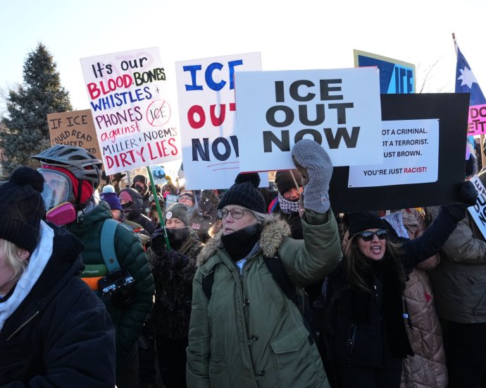 us-protesters-begin-nationwide-strike-as-doj-launches-pretti-killing-probe