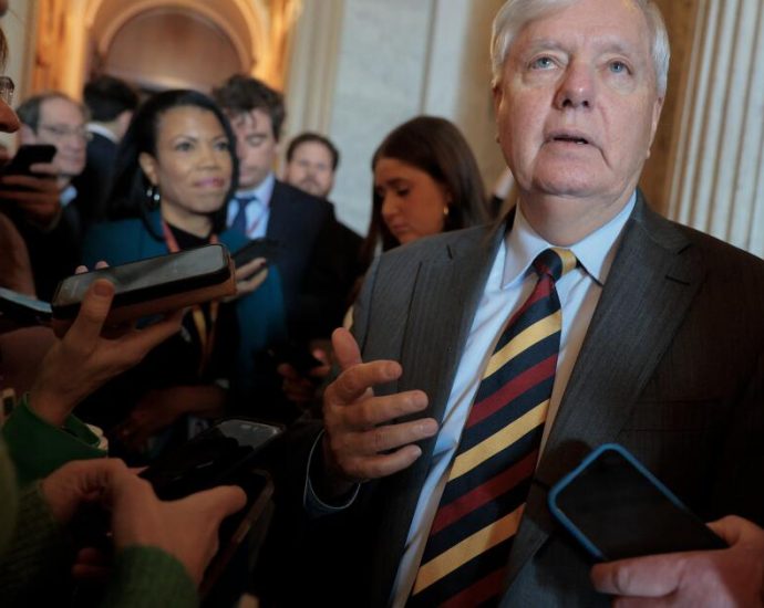 shutdown-nears-as-lawmakers-brace-for-next-round-of-ice-negotiations