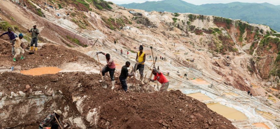 more-than-200-killed-in-mine-collapse-in-eastern-dr-congo:-report