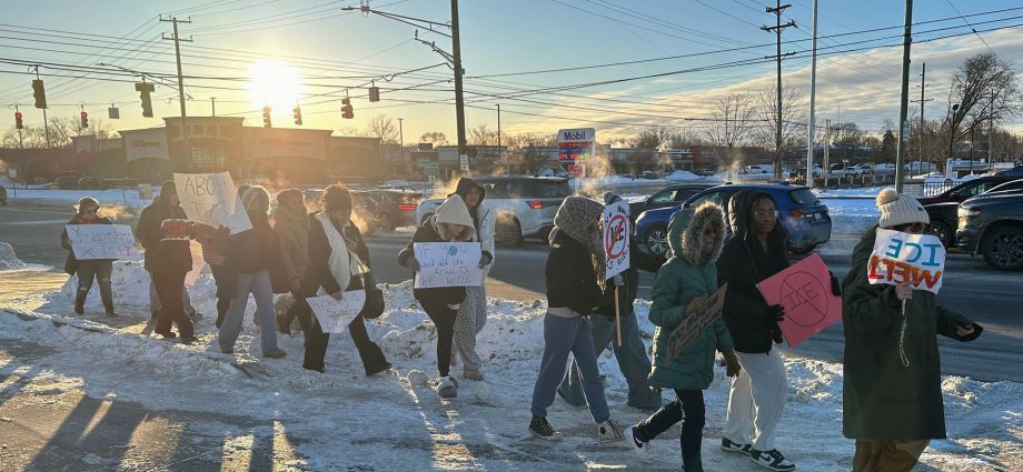 the-‘national-shutdown’-protest-reaches-high-school-students,-staff