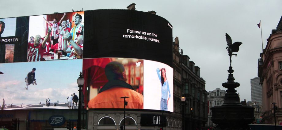 whistleblowers-warn-that-ad-industry-is-fuelling-online-hatred-and-climate-crisis