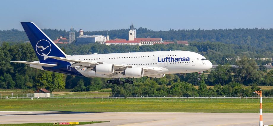 aisle-access-for-all:-lufthansa’s-new-a380-business-class-cabin-set-for-april-debut